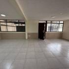 Sector Jipijapa. Oficina Remodelada en Renta