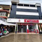 Local en  Roberto Crespo Ordo&ntilde;ez & Avenida Carlos Arizaga Vega, Cuenca, Ecuador