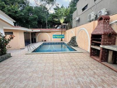 Kennedy Norte, Vendo Casa, 3 Dorm, Piscina, Frente a 2 Calles, 420 m&sup2;