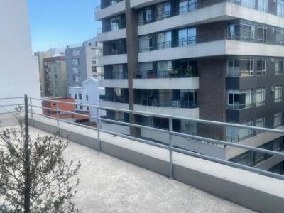 En Venta Espaciosa Oficina con Consultorios en Sector de La Carolina