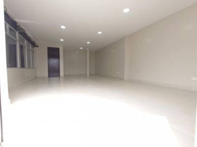 Local Comercial Remodelado, en Sector La Jipijapa, de Arriendo