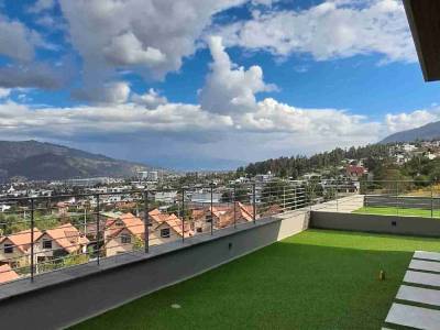 Departamento en  San Juan De Cumbaya, Quito, Ecuador