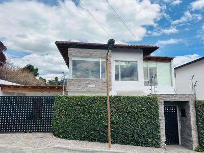 Casa en  Calle Belisario Quevedo, La Primavera, Cumbaya, Quito, Pichincha, 170511, Ecuador