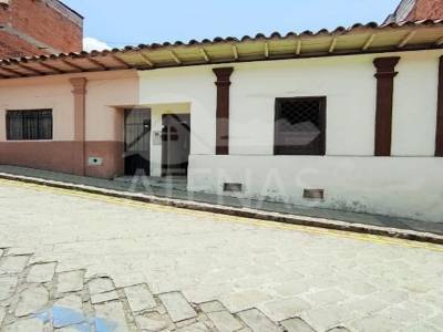 Casa en  Antonio Vega Mu&ntilde;oz 398y, Cuenca 010101, Ecuador