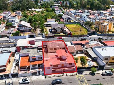 Casa en  Avenida Lola Quintana, Quito, Pichincha, Ecuador
