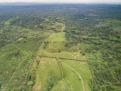Hacienda-Quinta en  Bocana Del B&uacute;a, Ecuador