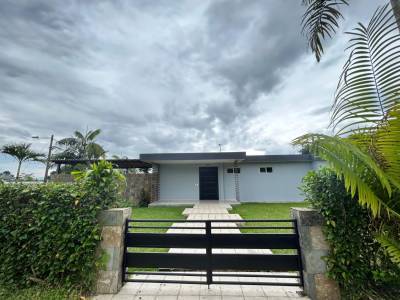 Casa en  Santo Domingo, Ecuador