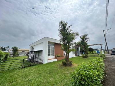 Casa en  Santo Domingo, Ecuador