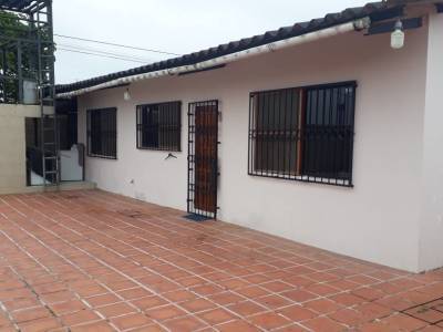 Casa en  Santo Domingo, Ecuador