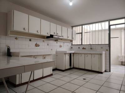 Suite en  Crist&oacute;bal Vaca De Castro, San Pedro Claver, La Concepci&oacute;n, Atucucho, Quito, Pichincha, 170103, Ecuador