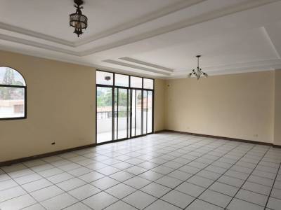 Departamento en  Los Ceibos, Guayaquil, Ecuador