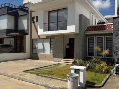 Casa en  Juan Pablo, San Joaqu&iacute;n, Cuenca, Azuay, 010116, Ecuador