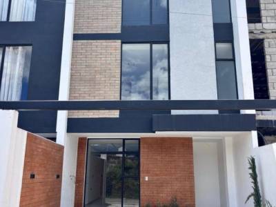 Se Vende Casa por Estrenar Secto Medio Ejido en $160.000