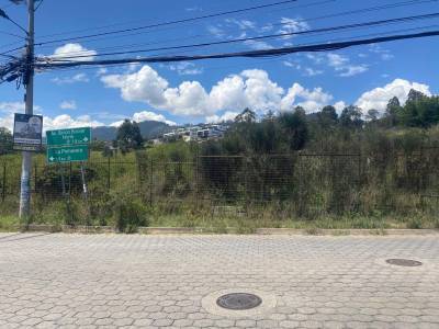 VENDO TERRENO COMERCIAL EN SAN JUAN DE CUMBAYA