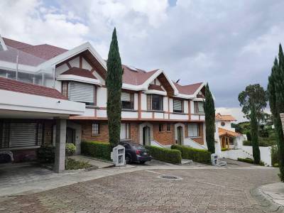 VENDO CASA DE TANDA CONJ 4D 437M2 CONSTR 3 PISO