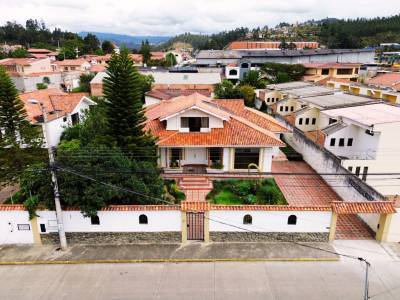 Casa Exclusiva de Venta en Capulispamba, Cuenca