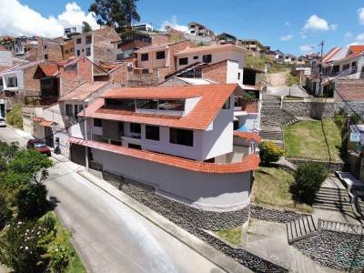 Casa de 7 Dormitorios en Venta &ndash;Las Pencas, Cuenca