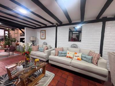 &iexcl;CASA EN VENTA CERCA DE LA UDA &ndash; CUENCA!