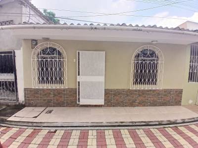 VENTA CASA EN SAUCES 5 EN PLANTA BAJA