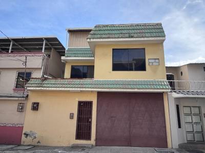 CASA EN ALQUILER SAUCES 9 CON TERRAZA