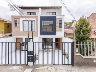 Casa Moderna en Venta en Cuenca