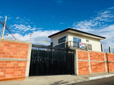 casa de venta en manta zona altagracia