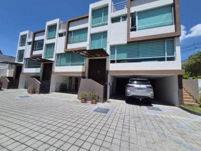 Casa Espectacular en Venta San Juan de Cumbaya