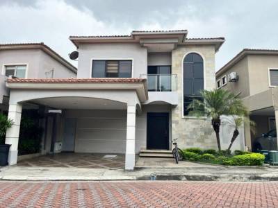 Casa de Venta en Km 2.5 V&iacute;a Samborond&oacute;n
