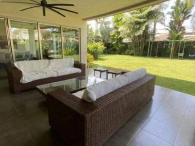 Urbanizaci&oacute;n Puerto Azul. Vendo Casa de Dos Plantas, Excelente Ubicaci&oacute;n, Esquinera Acabados de Lujo