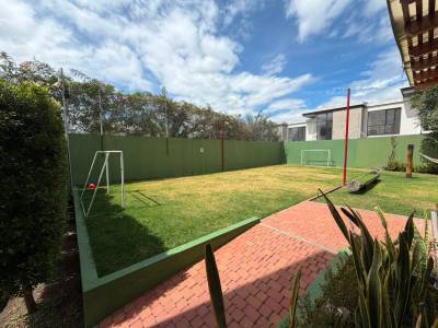 VENTA DPTO 2 DORMITORIOS EN SAN JUAN CUMBAYA