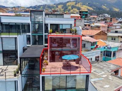 Loft D&uacute;plex con Terraza Privada y Vista Panor&aacute;mica de Quito | $95.000