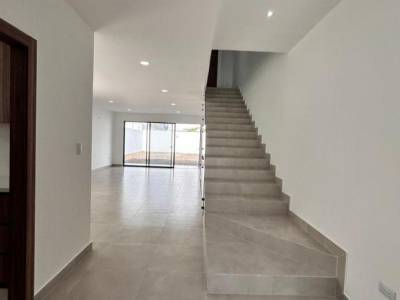 Por Estrenar Vendo Casa Urbanizaci&oacute;n Puerto Azul