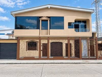 Casa Comercial Rentera en Venta en Ciudadela. Bolivariana, Cerca de Universidad Guayaquil