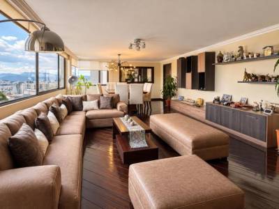 Penthouse de 3 Niveles en Venta con Terrazas Privadas y Bbq | El Bosque, Quito