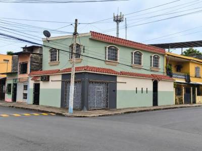 Venta de Casa Rentera - Dos Pisos (Esqinera) Ppincay