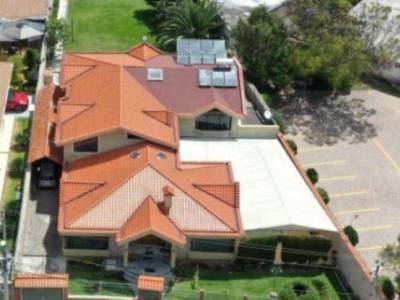 Casa de Lujo en Venta en Conocoto | 4 Suites + Piscina Cubierta + 1.108 m&sup2; de Terreno | $452.000 Neg