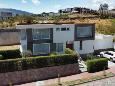 Casa en Venta 3 Dorm. Independiente, Sector La Espe