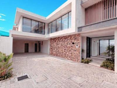 Mocoli - Icon Bay - Casa de Estreno en Venta 4 Dorm.