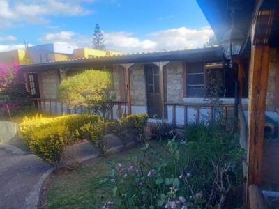 Venta de Propiedad con Dos Departamentos en Capelo