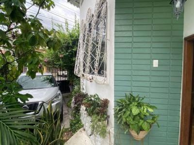 Casa de 280 m&sup2; con 3 Dorm. en Venta en Urdesa